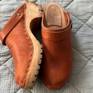 Tessa clogs size 41 in great shape